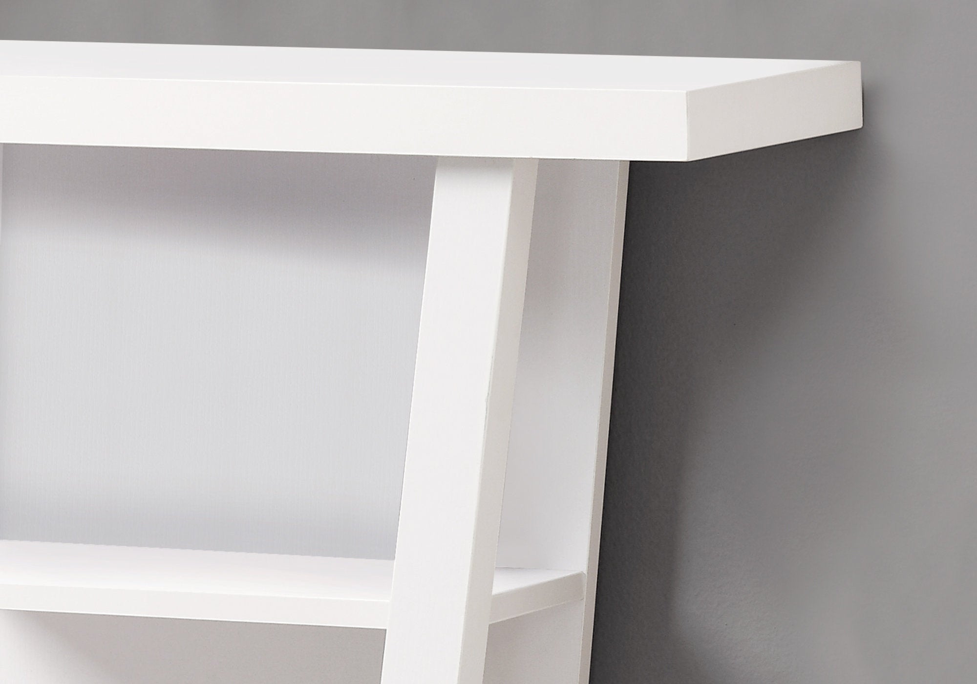Accent Table - 32L / White Hall Console
