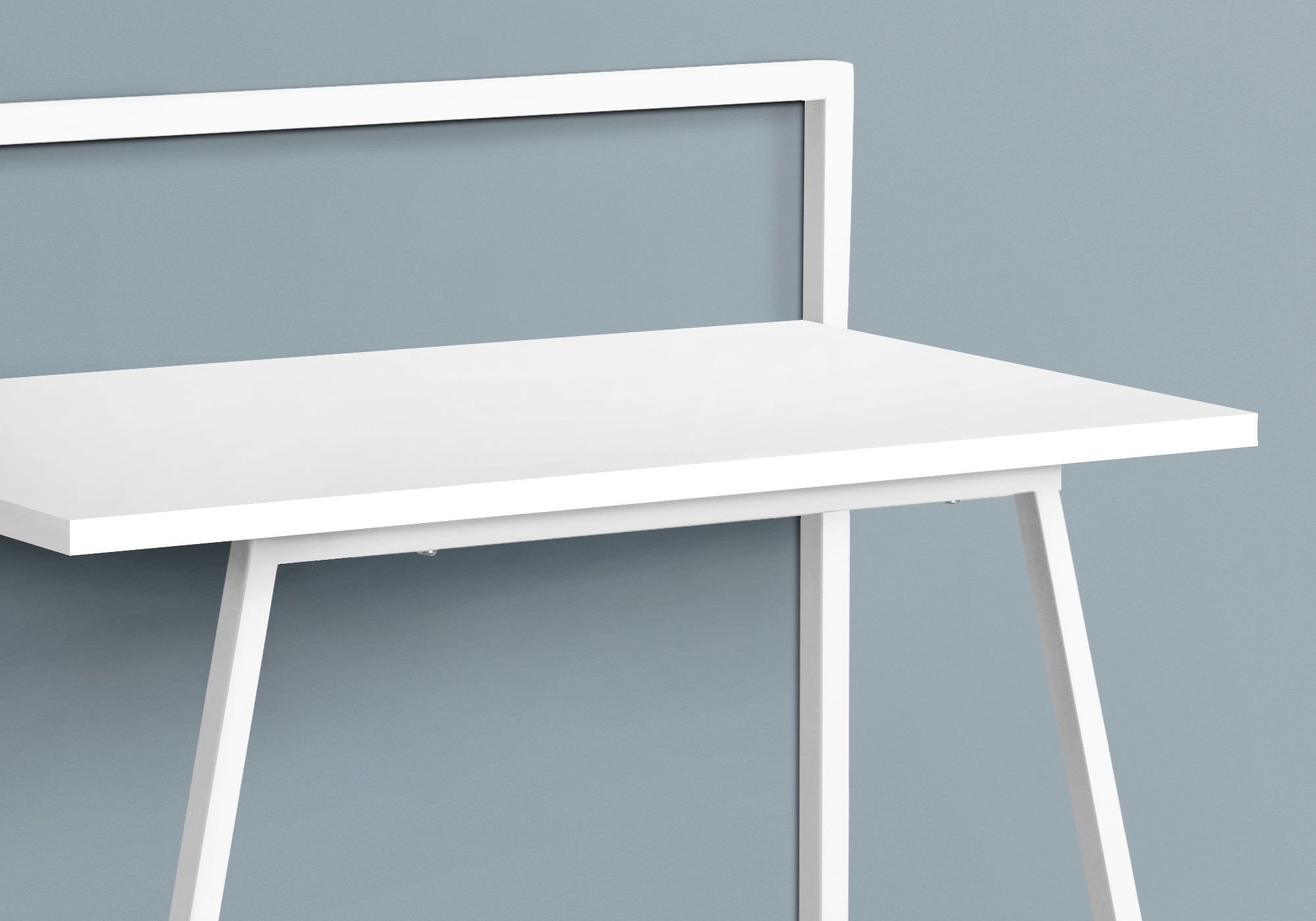 Computer Desk - 30L / Juvenile White / White Metal