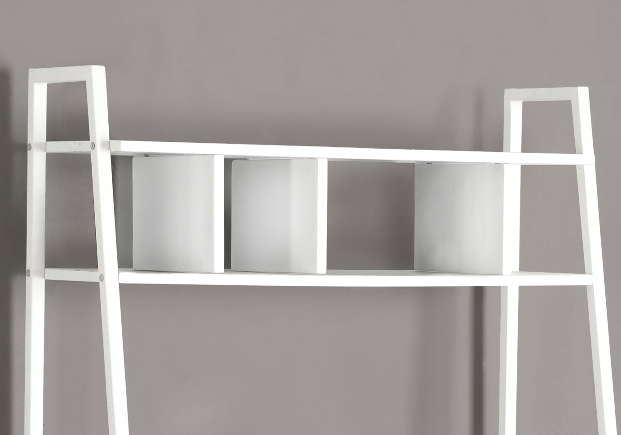 Computer Desk - 32L / White Top / White Metal