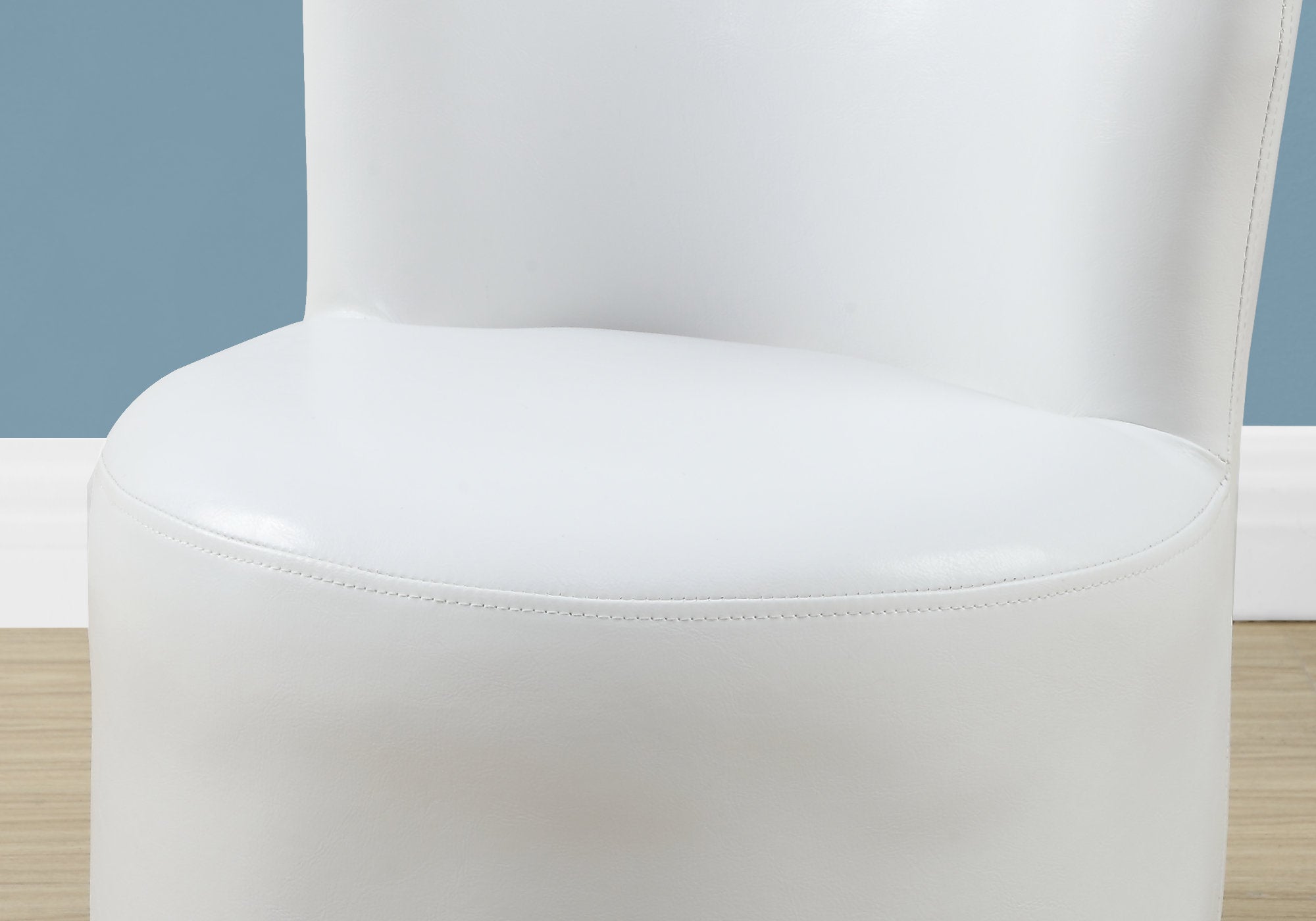 Juvenile Chair - Swivel / White Leather-Look