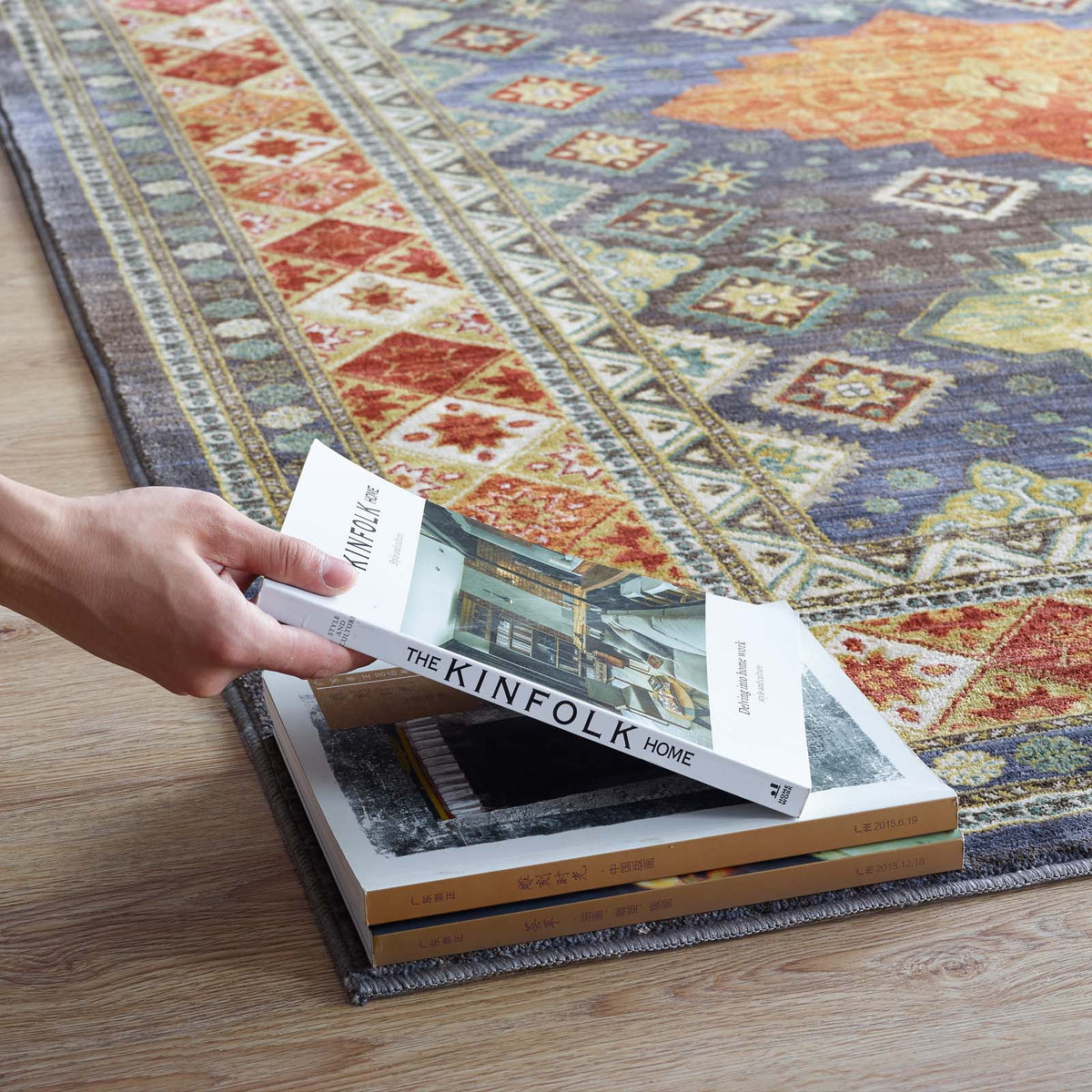 Atzi Distressed
Southwestern Diamond Floral 8x10 Area Rug