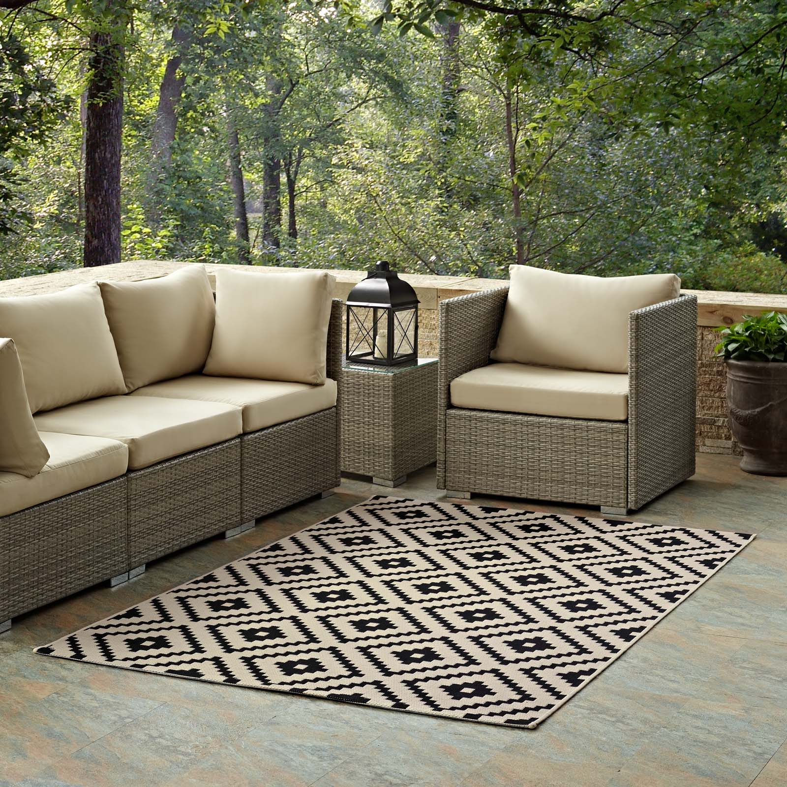 Perplex Geometric Diamond Trellis 5x8 Indoor and Outdoor Area Rug