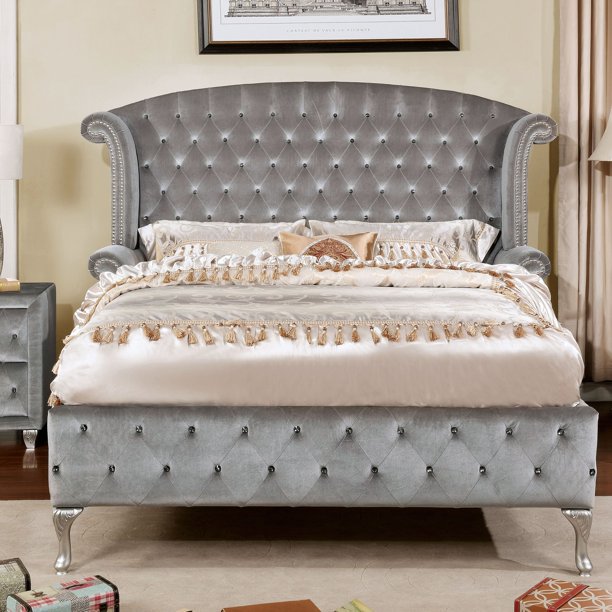 Cillay Transitional Fabric Platform Bed in Queen