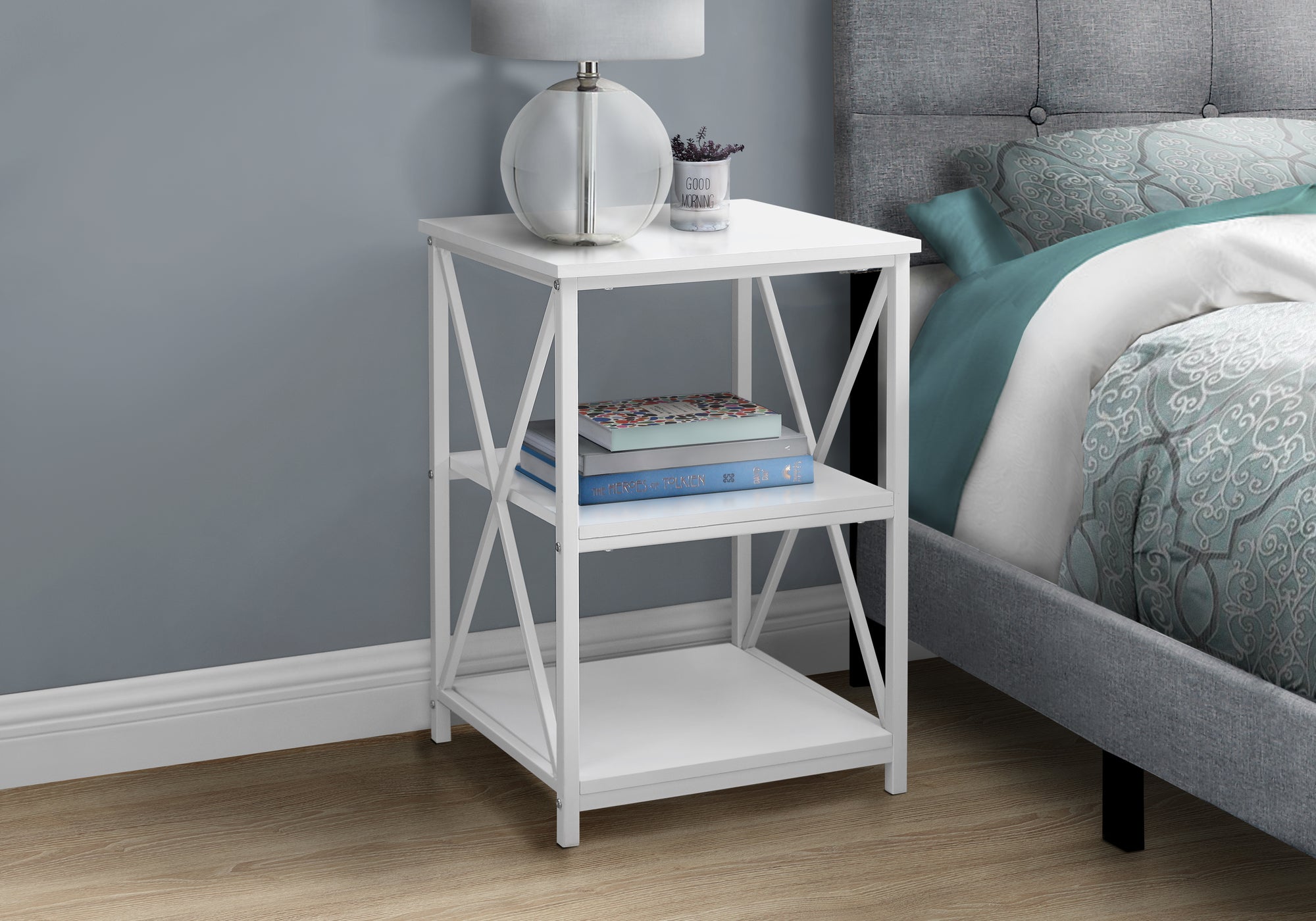 Accent Table - 26H / White/ White Metal