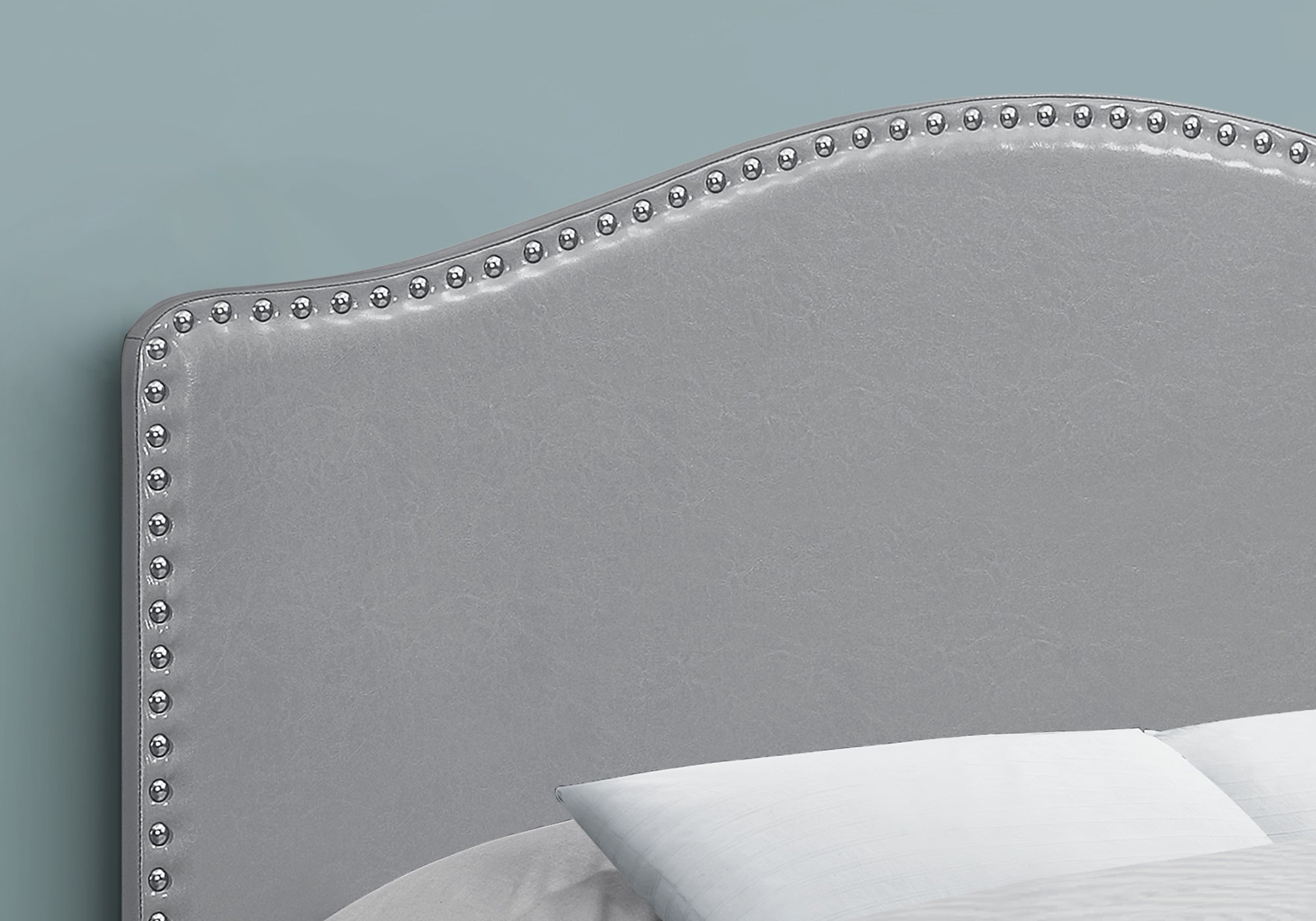 Bed - Full Size / Grey Leather-Look Headboard Only