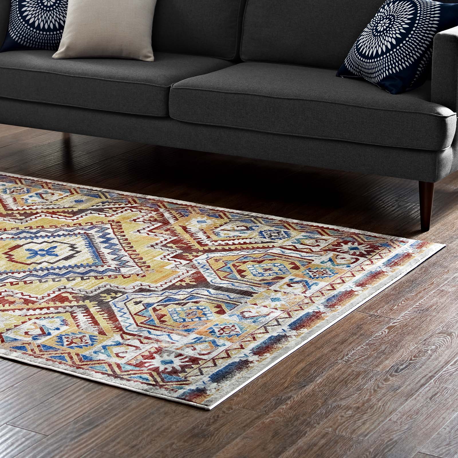 Florita Distressed Southwestern Aztec 8x10 Area Rug