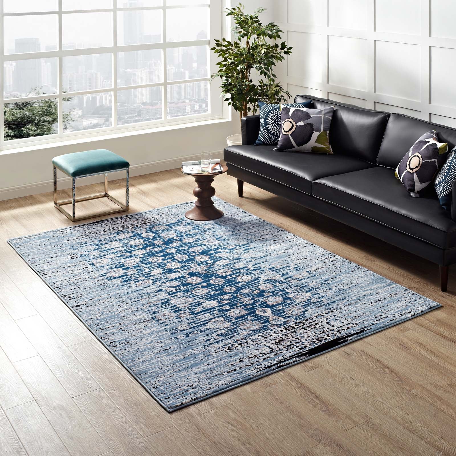 Chiara Distressed Floral Lattice Contemporary 8x10 Area Rug