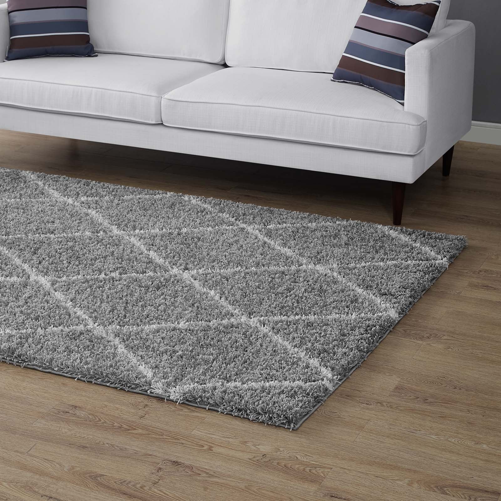 Toryn Diamond Lattice 5x8 Shag Area Rug