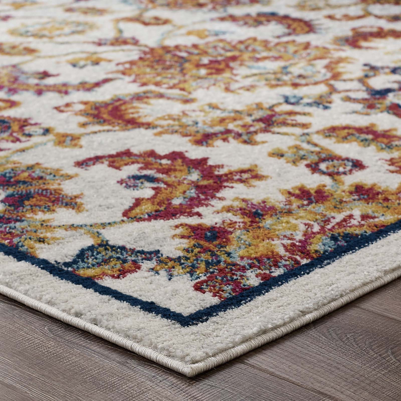 Entourage Azami Distressed Vintage Floral Lattice 5x8 Area Rug